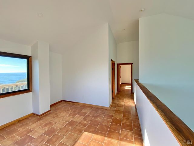 41301 Seascape Dr, Westport, CA 95488