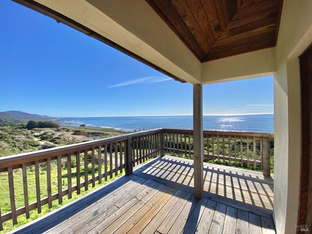 41301 Seascape Dr, Westport, CA 95488