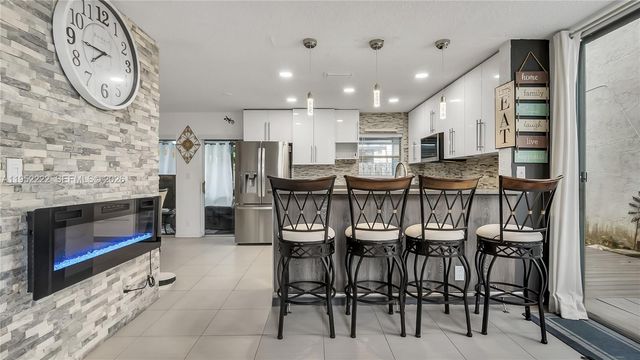 9831 NW 2nd St, Plantation, FL 33324