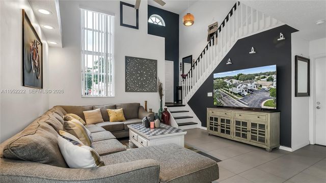 9831 NW 2nd St, Plantation, FL 33324