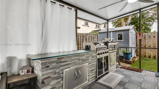 9831 NW 2nd St, Plantation, FL 33324