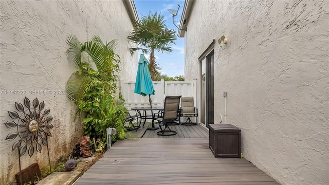 9831 NW 2nd St, Plantation, FL 33324