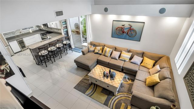 9831 NW 2nd St, Plantation, FL 33324