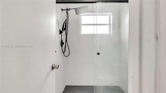 9831 NW 2nd St, Plantation, FL 33324