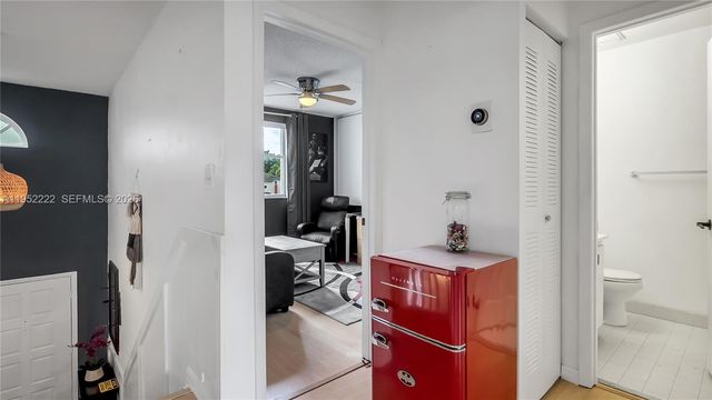 9831 NW 2nd St, Plantation, FL 33324