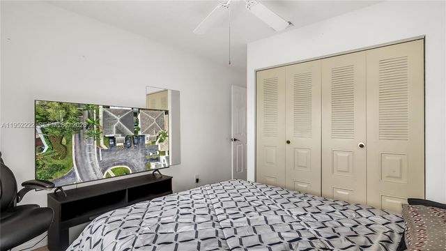 9831 NW 2nd St, Plantation, FL 33324