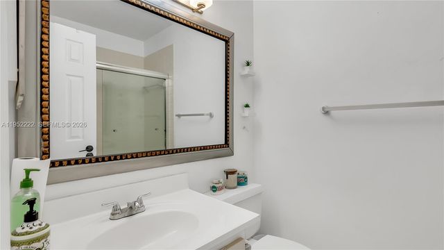 9831 NW 2nd St, Plantation, FL 33324