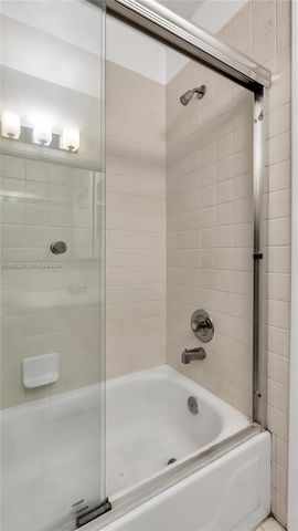 9831 NW 2nd St, Plantation, FL 33324