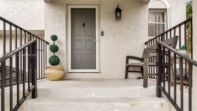 9831 NW 2nd St, Plantation, FL 33324