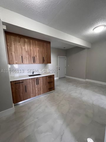 1625 NW 35th St B5, Miami, FL 33142