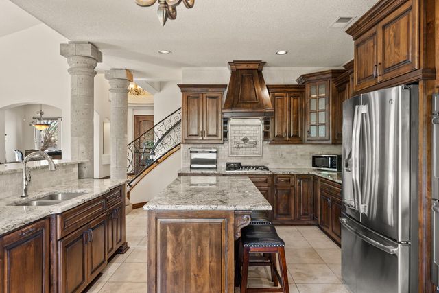 5320 OLD ADOBE Trail NW, Albuquerque, NM 87120