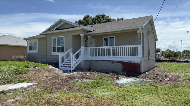 824 Frederick Reid ST E, Lehigh Acres, FL 33974