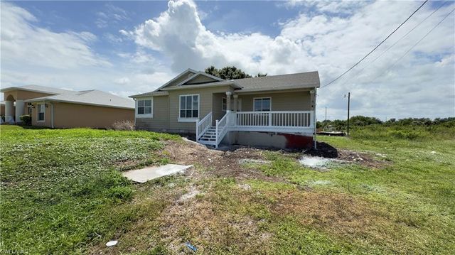 824 Frederick Reid ST E, Lehigh Acres, FL 33974
