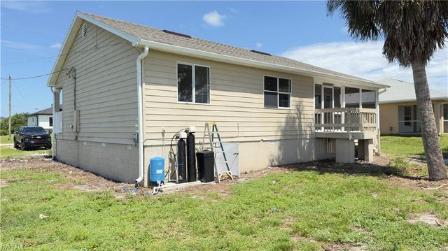 824 Frederick Reid ST E, Lehigh Acres, FL 33974