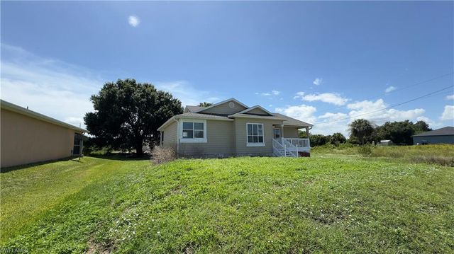 824 Frederick Reid ST E, Lehigh Acres, FL 33974