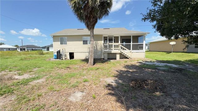 824 Frederick Reid ST E, Lehigh Acres, FL 33974