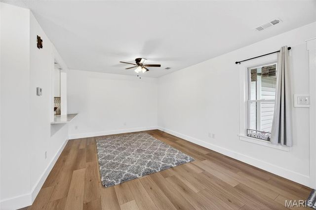 1611 Claydell Drive 18, St Peters, MO 63376