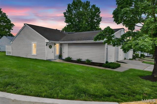 1611 Claydell Drive 18, St Peters, MO 63376