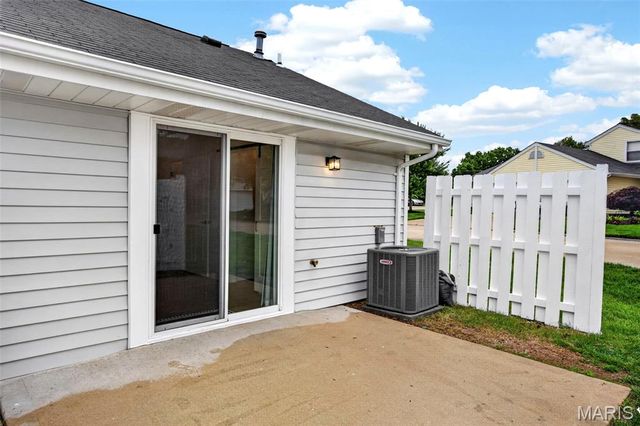 1611 Claydell Drive 18, St Peters, MO 63376