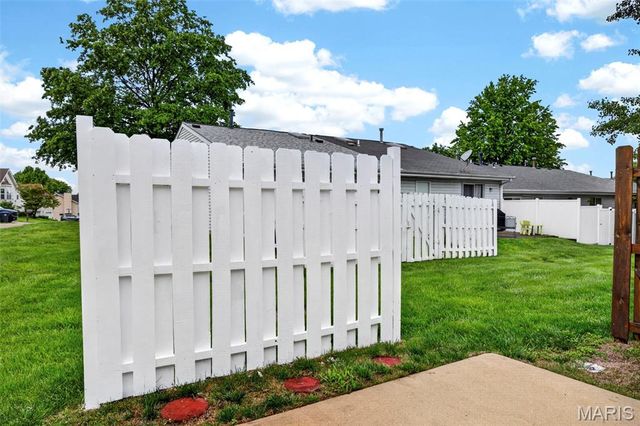 1611 Claydell Drive 18, St Peters, MO 63376