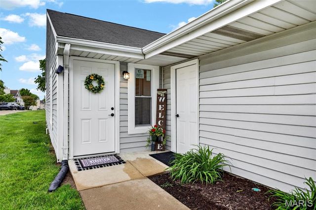 1611 Claydell Drive 18, St Peters, MO 63376
