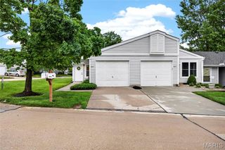 1611 Claydell Drive 18, St Peters, MO 63376