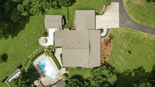 1766 Hunts Ln, Bowling Green, KY 42103
