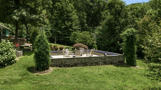 1766 Hunts Ln, Bowling Green, KY 42103