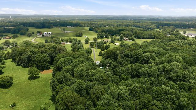 1766 Hunts Ln, Bowling Green, KY 42103
