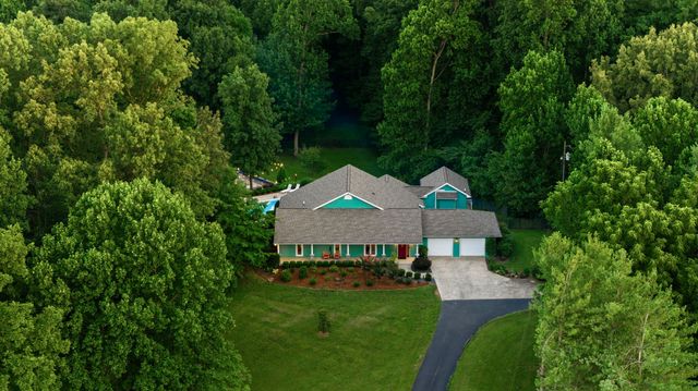 1766 Hunts Ln, Bowling Green, KY 42103