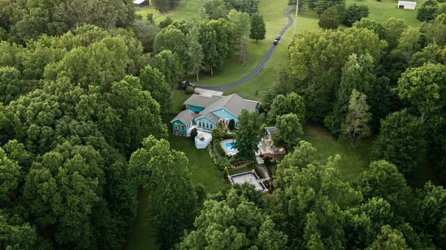 1766 Hunts Ln, Bowling Green, KY 42103