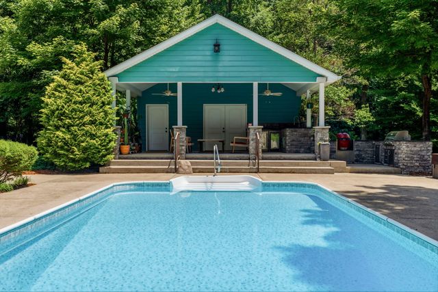 1766 Hunts Ln, Bowling Green, KY 42103