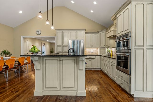 1766 Hunts Ln, Bowling Green, KY 42103