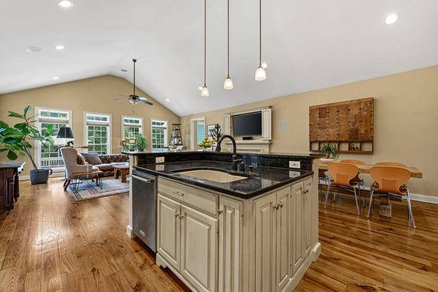 1766 Hunts Ln, Bowling Green, KY 42103