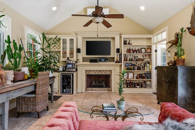 1766 Hunts Ln, Bowling Green, KY 42103
