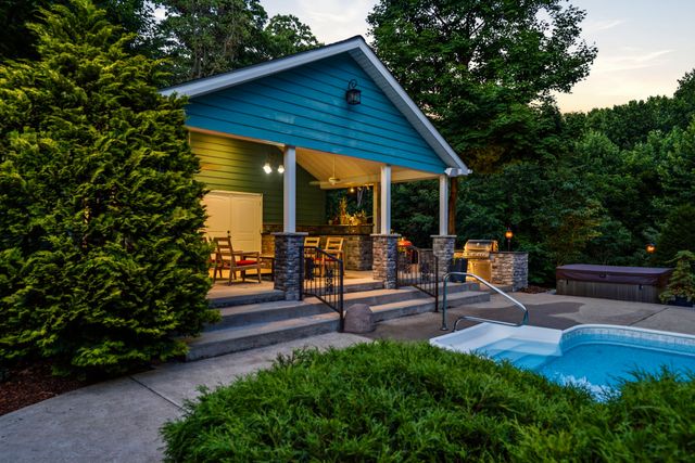 1766 Hunts Ln, Bowling Green, KY 42103