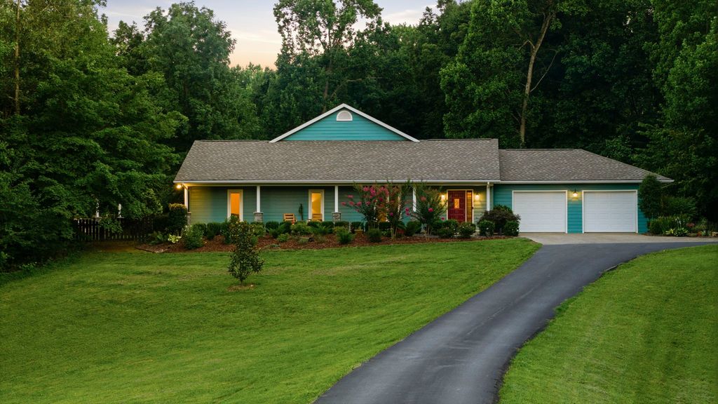 1766 Hunts Ln, Bowling Green, KY 42103