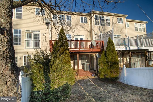 98 LULLWATER WAY, Falling Waters, WV 25419