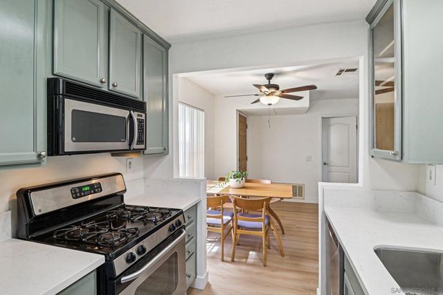 10611 Dabney Dr 11, San Diego, CA 92126