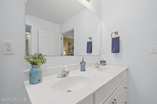 8940 Angola Road, Holland, OH 43528