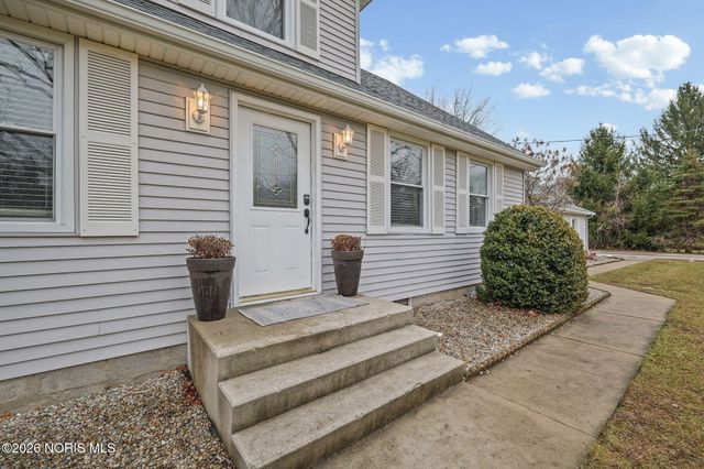 8940 Angola Road, Holland, OH 43528