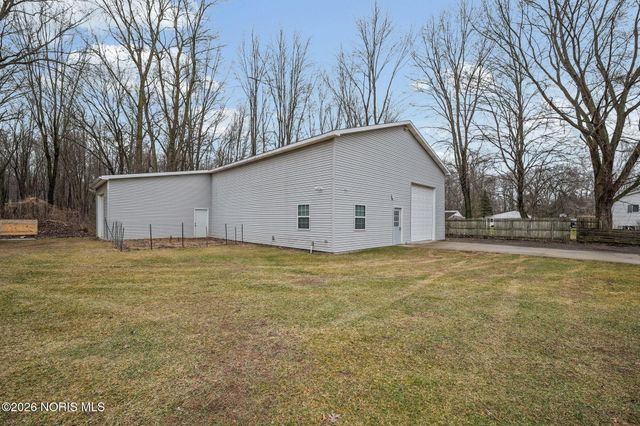 8940 Angola Road, Holland, OH 43528