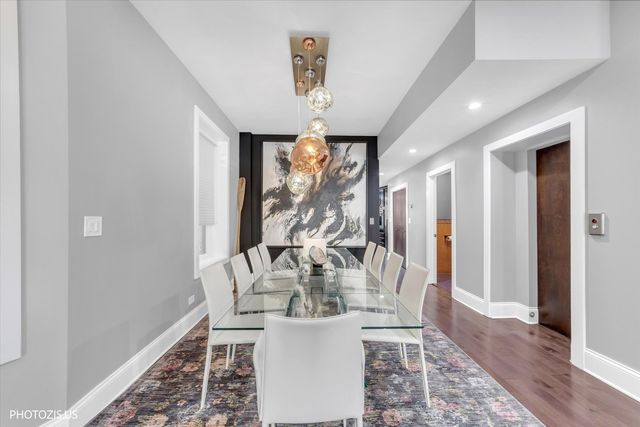 461 W Melrose Street, Chicago, IL 60657