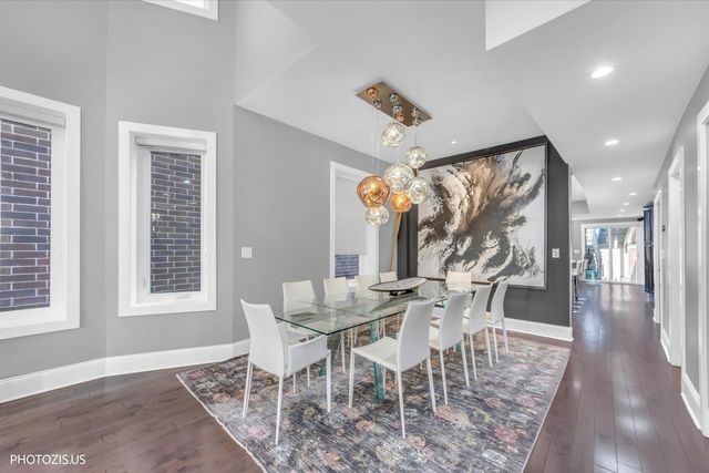 461 W Melrose Street, Chicago, IL 60657