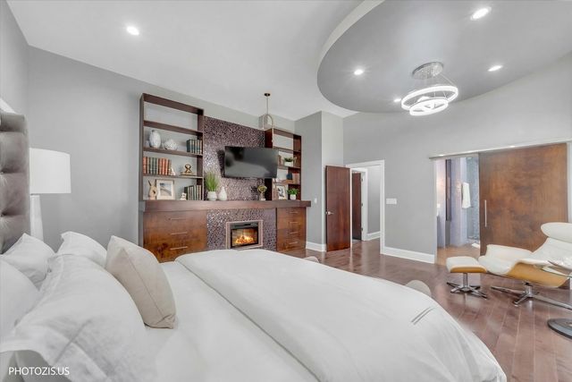 461 W Melrose Street, Chicago, IL 60657