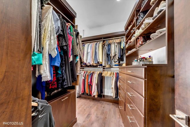 461 W Melrose Street, Chicago, IL 60657