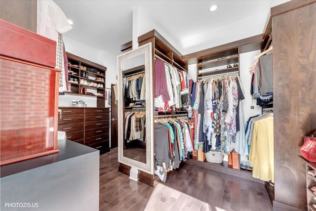 461 W Melrose Street, Chicago, IL 60657