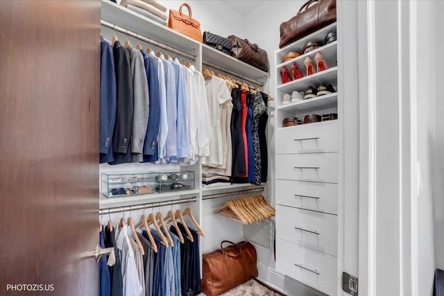 461 W Melrose Street, Chicago, IL 60657