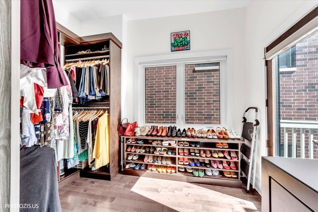 461 W Melrose Street, Chicago, IL 60657