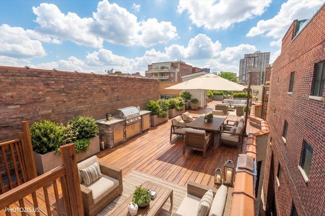 461 W Melrose Street, Chicago, IL 60657